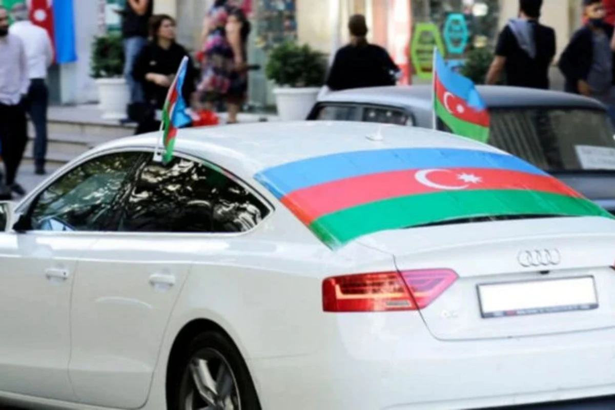 DİN-dən avtomobillərin üzərinə bayraq vuranlara MÜRACİƏT