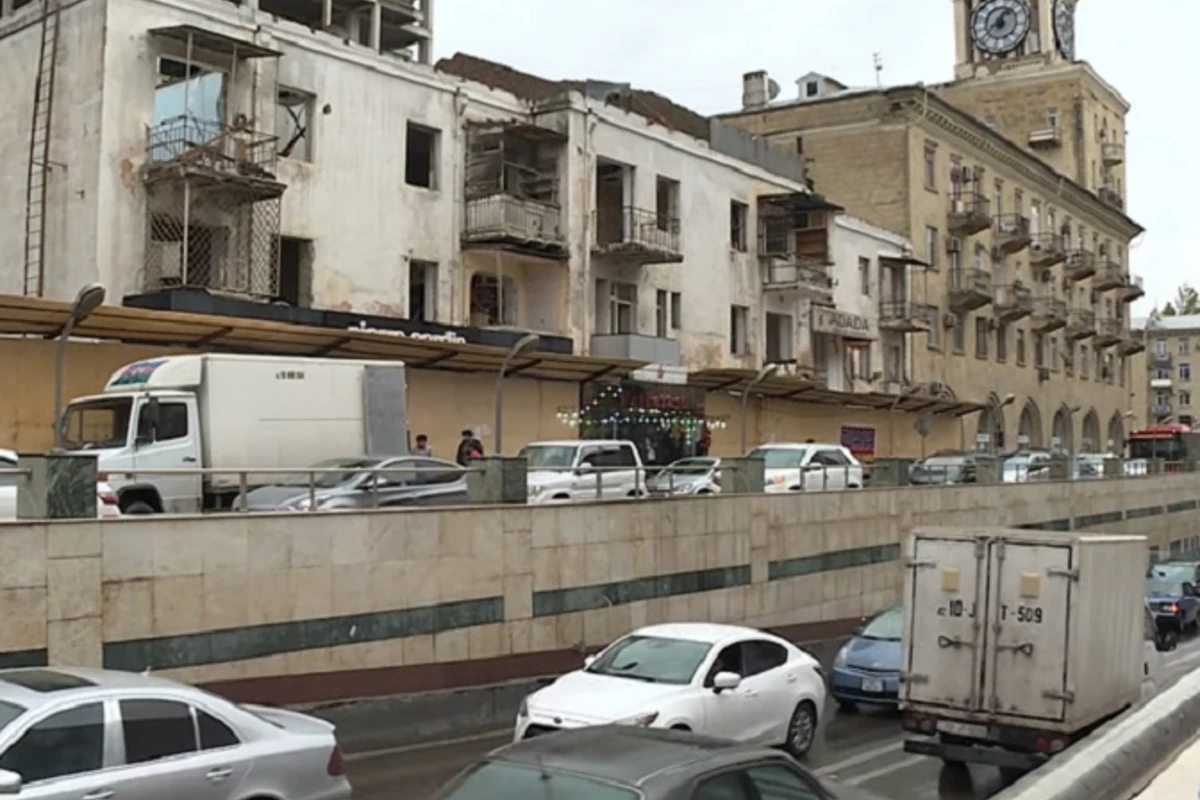 DİQQƏT! Bakıda bu yol bağlanıb - VİDEO