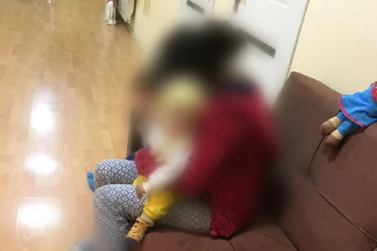 В Азербайджане муж сломал стул о спину жены, та убежала из дома