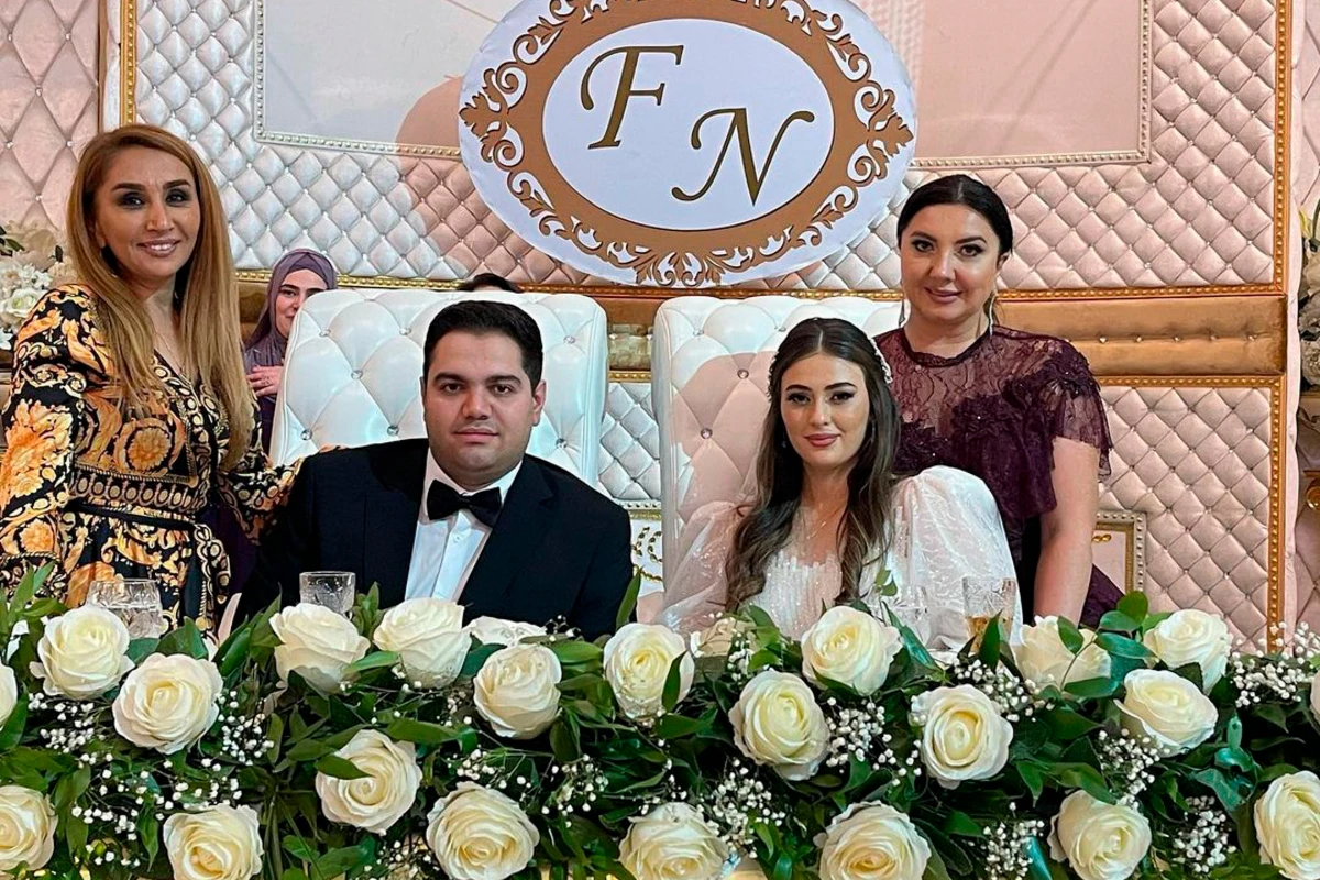 Azərbaycanlı məşhurun övladının toyu oldu - FOTO Azərbaycanlı məşhurun övladının toyu oldu - FOTO