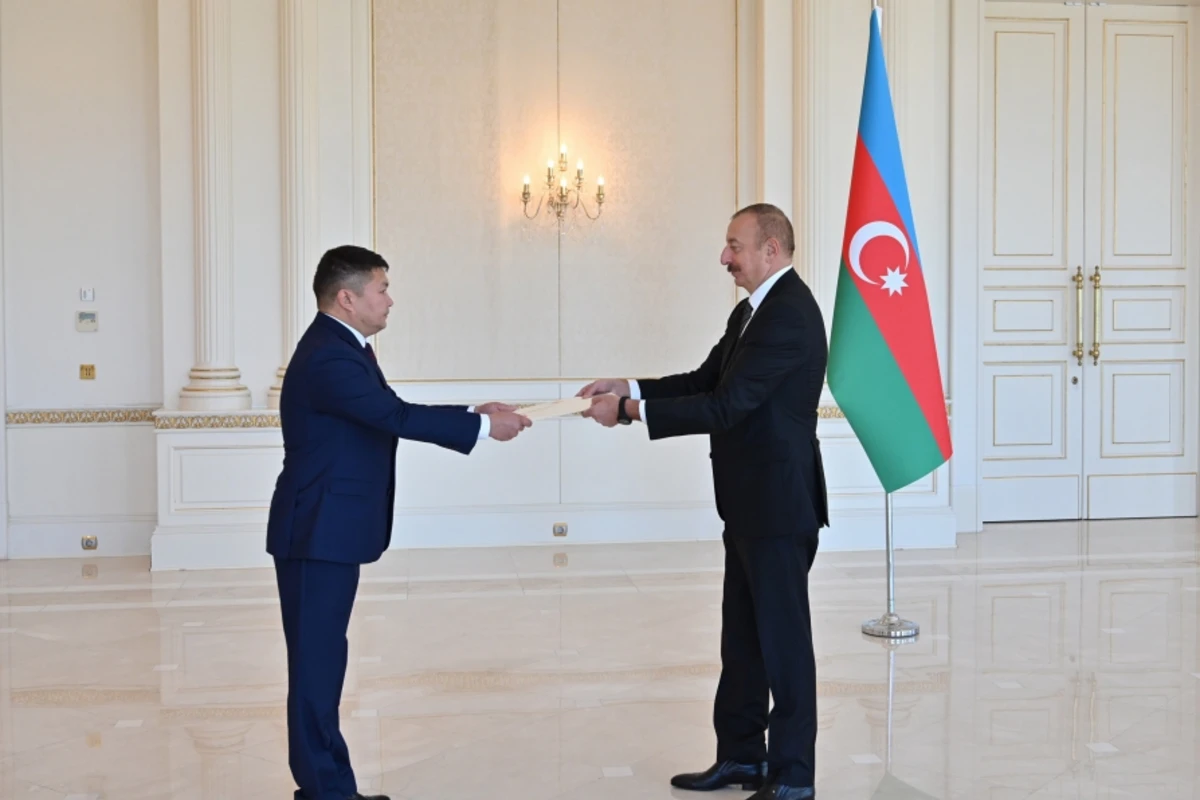 İlham Əliyev Qırğız Respublikasının yeni səfirinin etimadnaməsini qəbul edib - YENİLƏNİB - FOTO İlham Əliyev Qırğız Respublikasının yeni səfirinin etimadnaməsini qəbul edib - YENİLƏNİB - FOTO