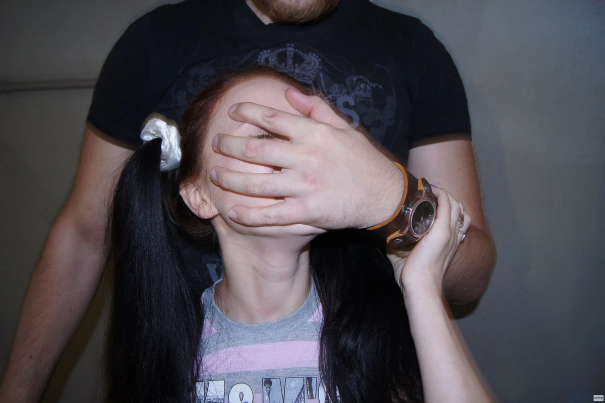 В Азербайджане 11-летняя девочка забеременела в результате изнасилования