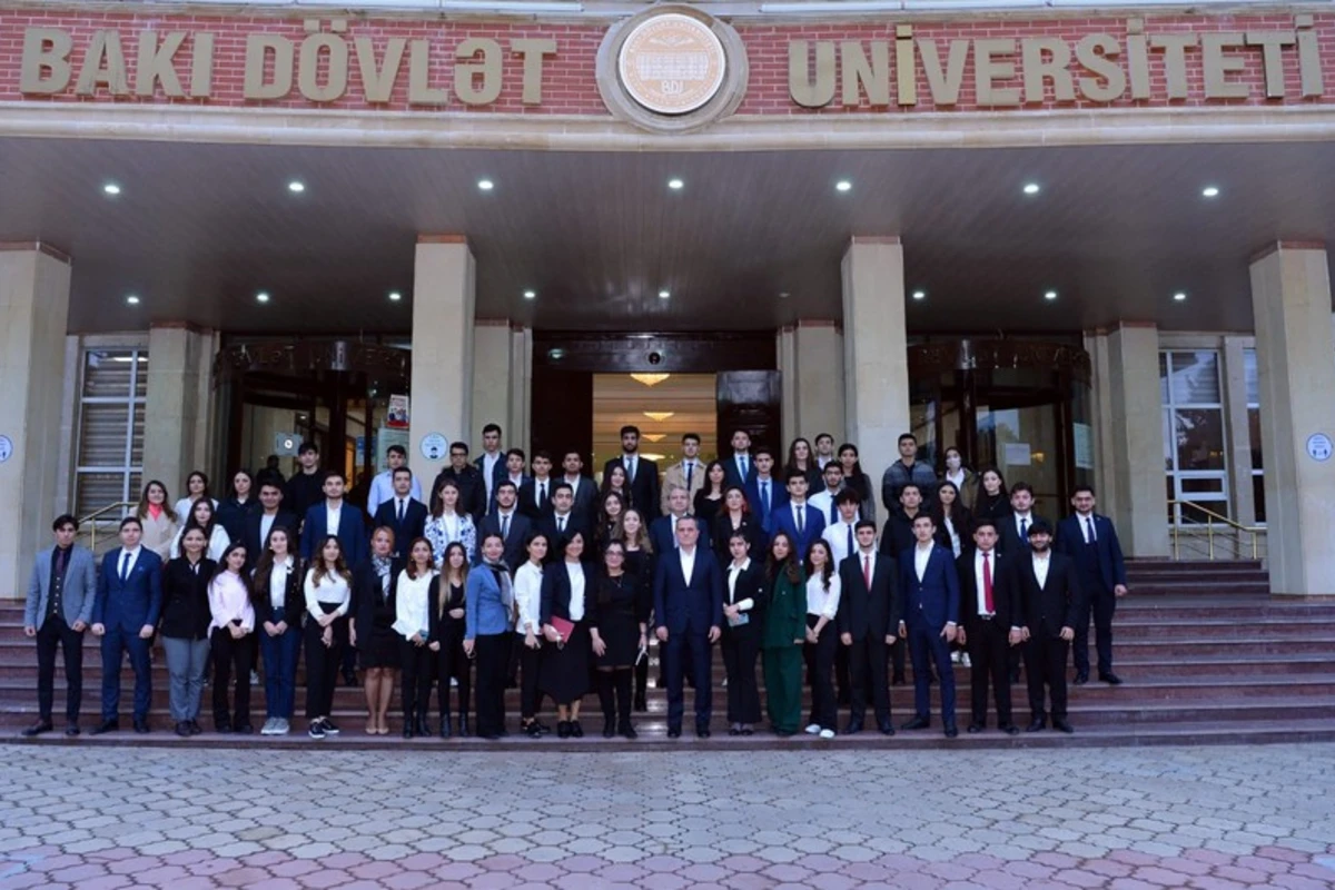 Ceyhun Bayramov BDU-da tələbələrə mühazirə oxuyub - FOTO