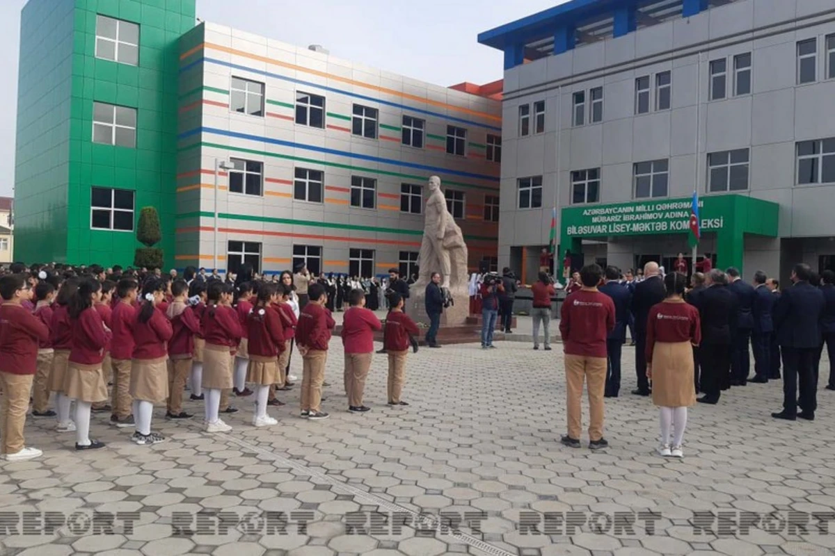 Mübariz İbrahimov adına liseydə Zəfər Günü qeyd edildi - FOTO