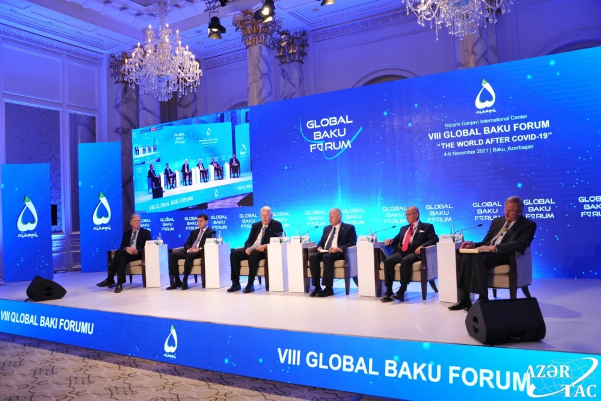 Qlobal Bakı Forumunda “Cənubi Qafqaz: regional inkişaf və əməkdaşlıq üçün perspektivlər” mövzusu müzakirə edilir - FOTO