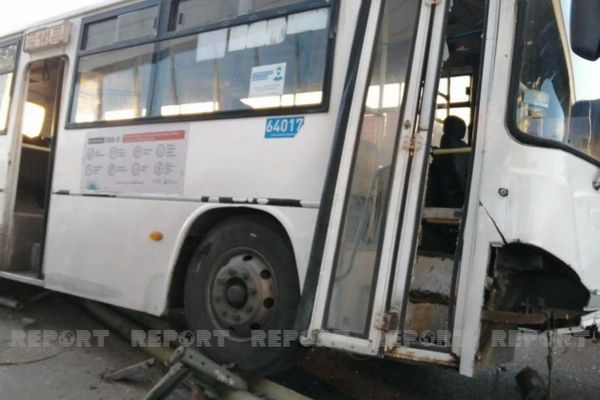 Bakıda sərnişin avtobusu velosipedçini və yaşlı qadını vurub - FOTO