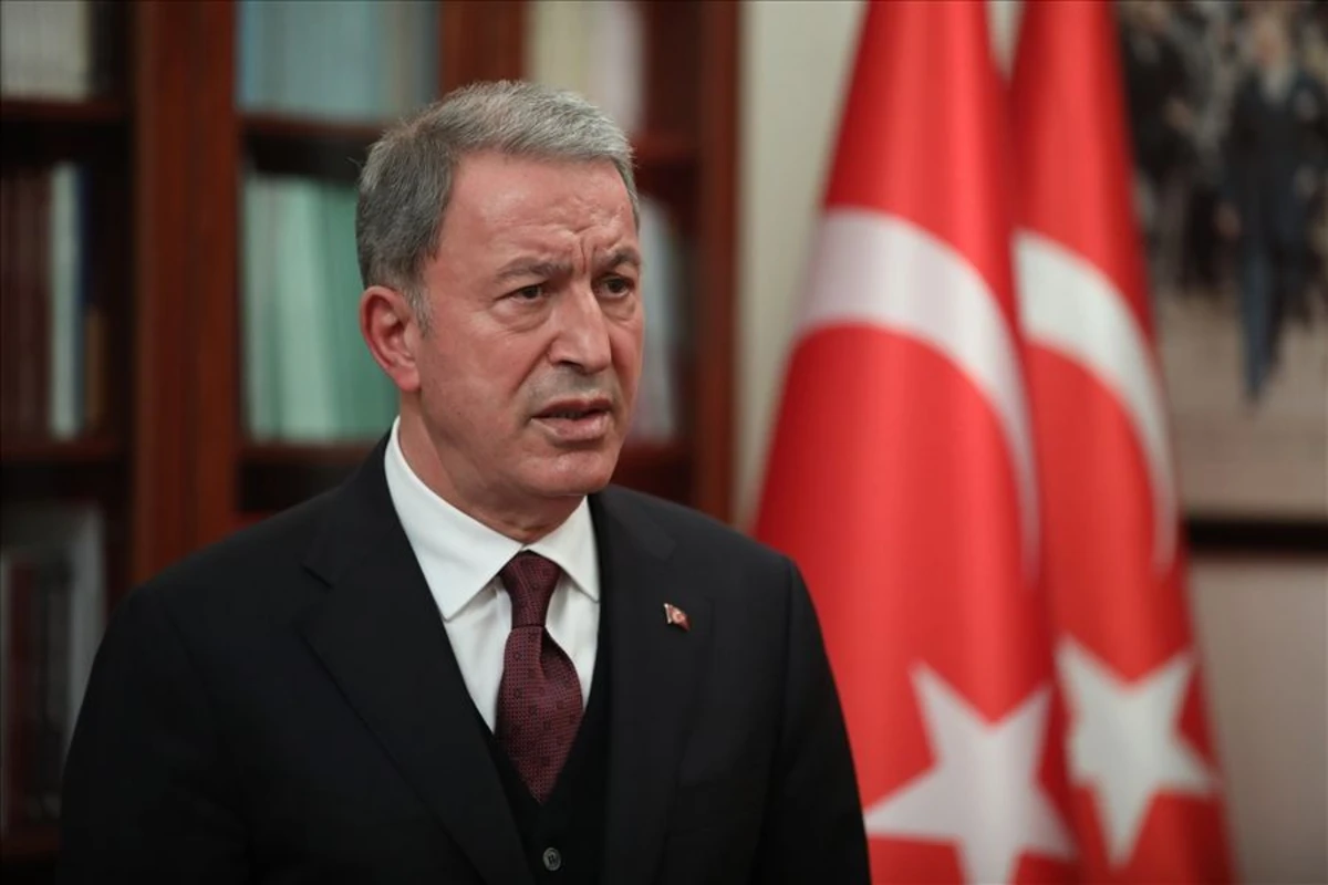 Türkiyənin Milli Müdafiə naziri Bakıya gəlib - FOTO