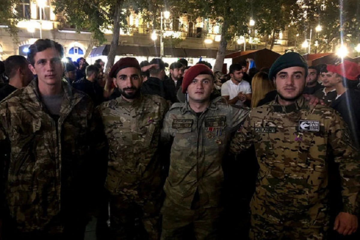 Paytaxt sakinlərinin Zəfər Günü sevinci – FOTO/VİDEO