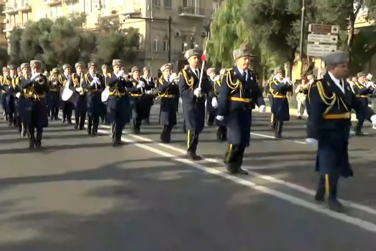 В Баку завершилось шествие по случаю Дня Победы - ОБНОВЛЕНО - ВИДЕО