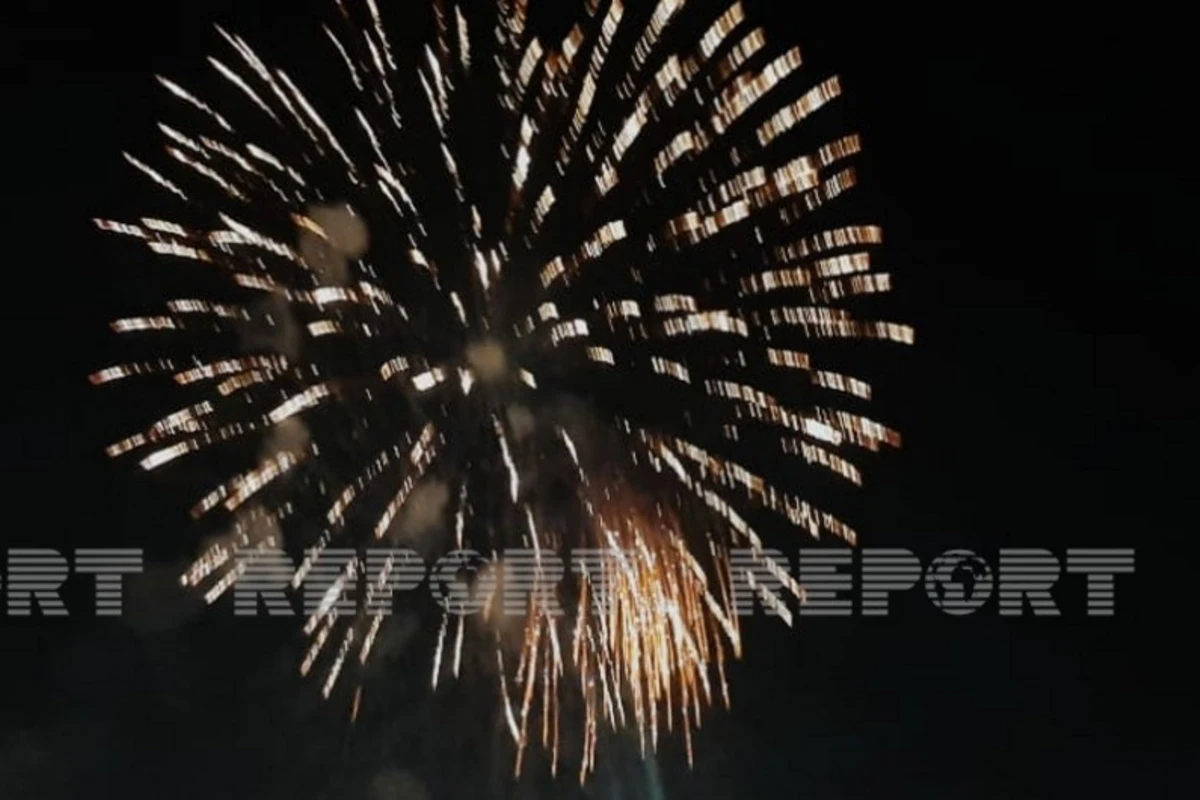 Zəfər günü münasibətilə Gəncədə atəşfəşanlıq olub