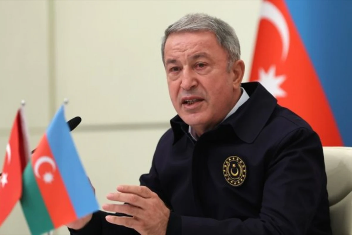 Türkiyə müdafiə naziri Vətən müharibəsi şəhidindən danışarkən kövrəldi - VİDEO