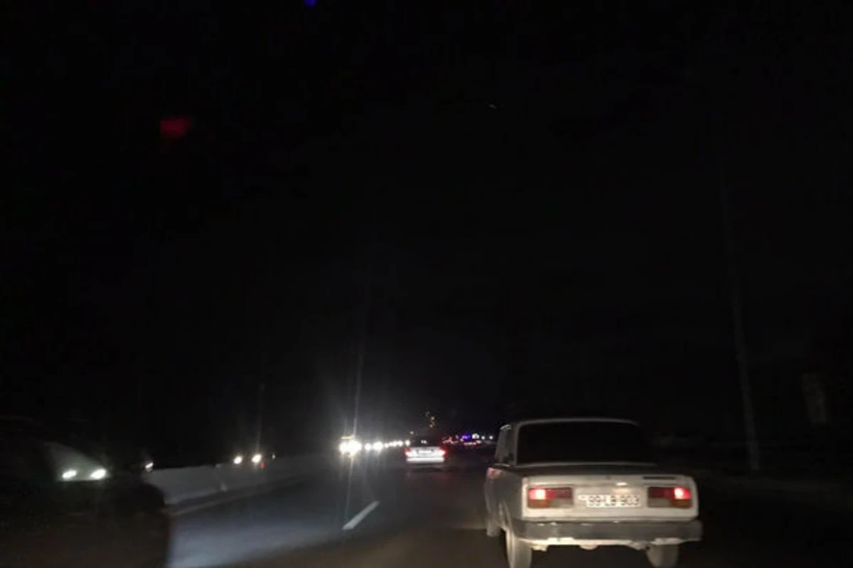 Bakı - Sumqayıt yolu qaranlığa qərq oldu - VİDEO
