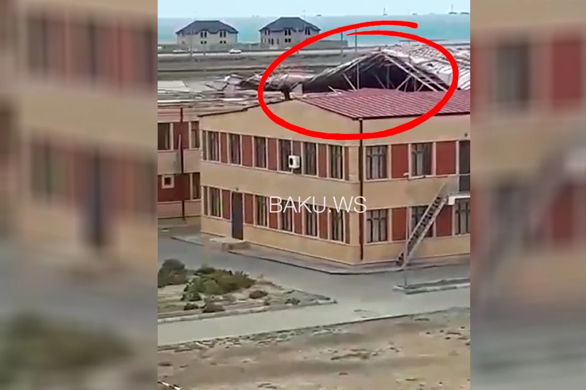 Güclü külək Bakıda məktəbin dam örtüyünü uçurdu - VİDEO