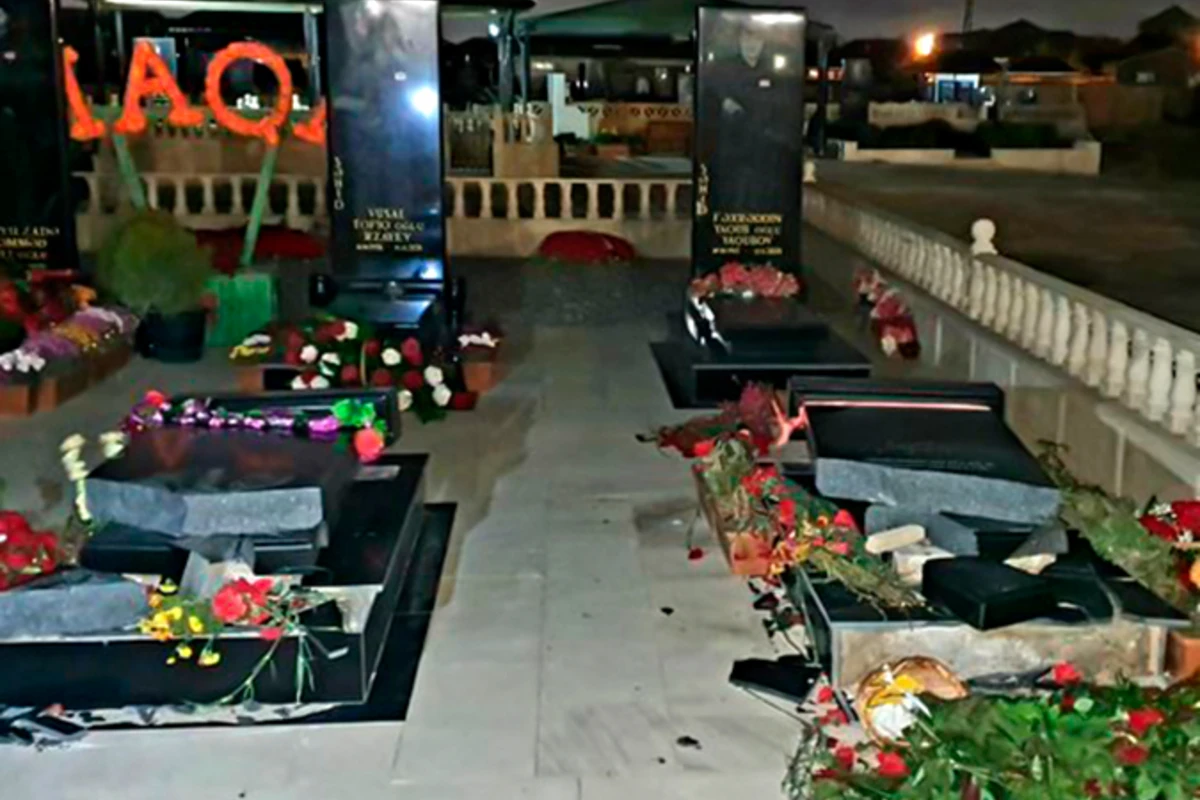 Güclü külək şəhid məzarlarını aşırdı: Qurumlar hərəkətə keçdi - FOTO/VİDEO