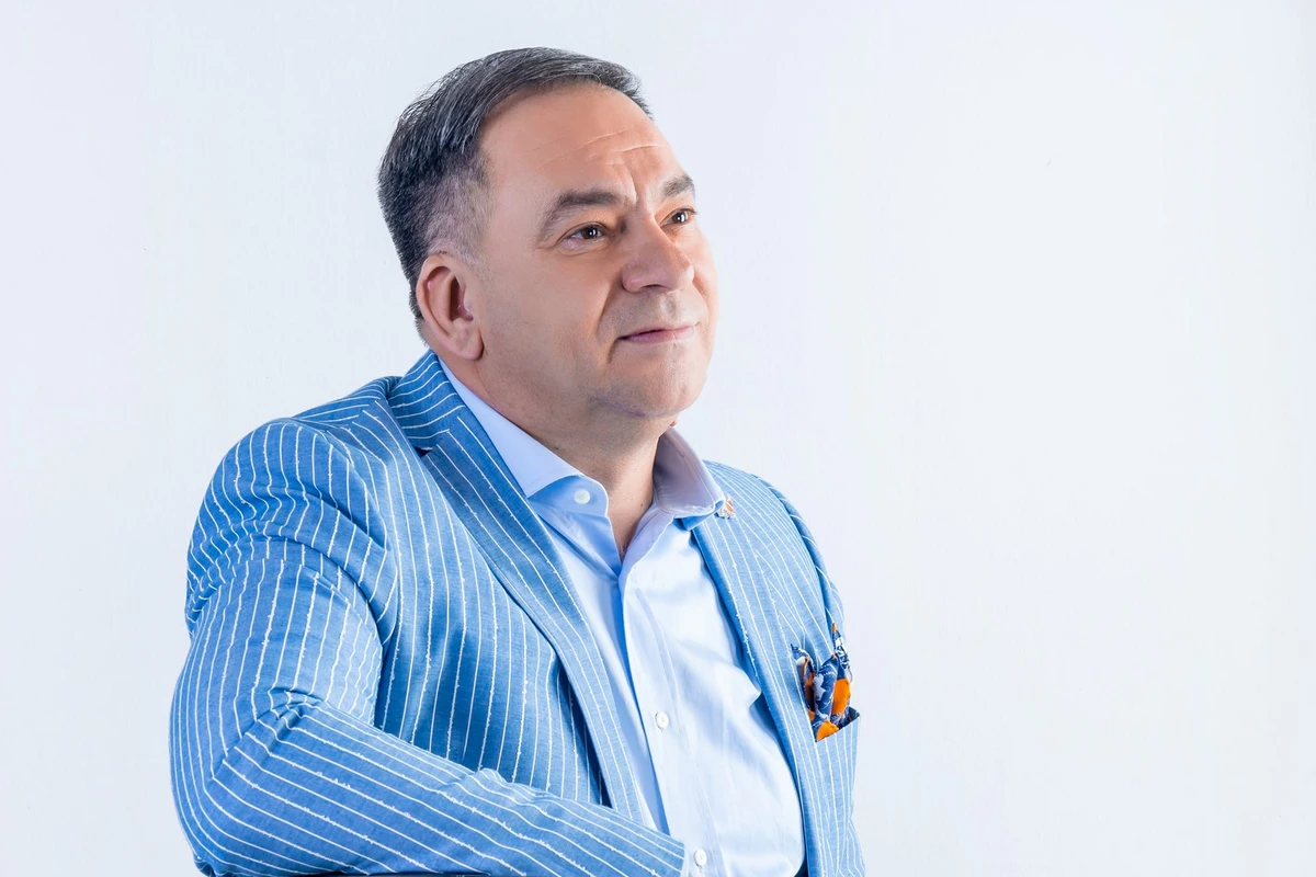 Əlikram Bayramov: “Kimsə yaltaqlanır, səsini çıxarmırsa, özü bilər...“ 
