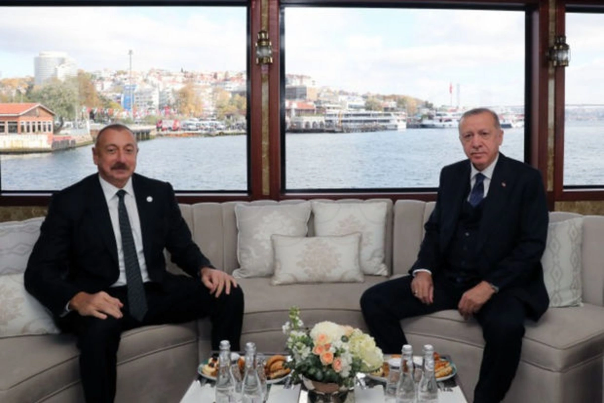 İlham Əliyev və Rəcəb Tayyib Ərdoğan arasında səmimi söhbət - VİDEO