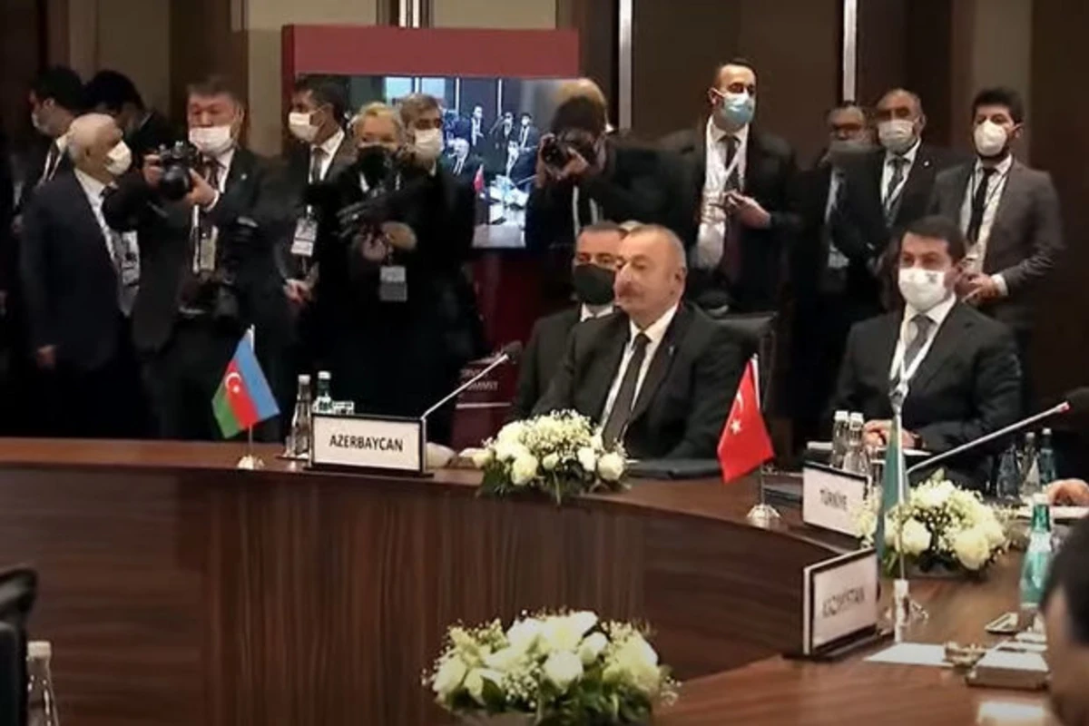 Türk Şurası dövlət başçılarının Zirvə Toplantısı başladı - YENİLƏNİR - VİDEO