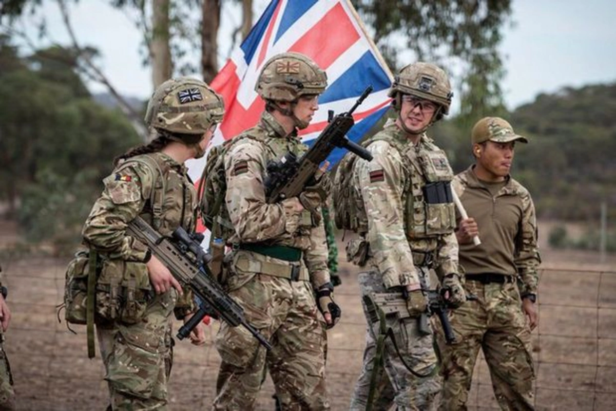 Britaniya Belarus - Polşa sərhədinə hərbçilərini göndərdi – FOTO