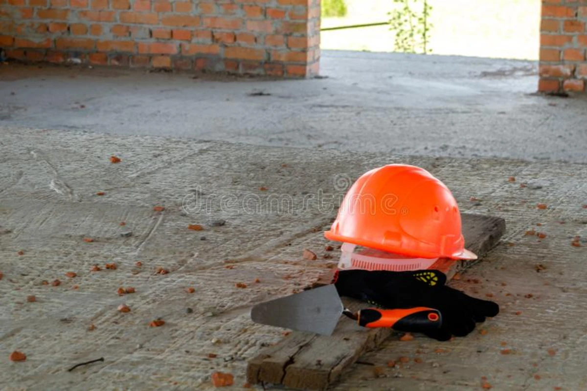 Bakıda tikinti zamanı uçqun oldu, fəhlə betonun altında qaldı