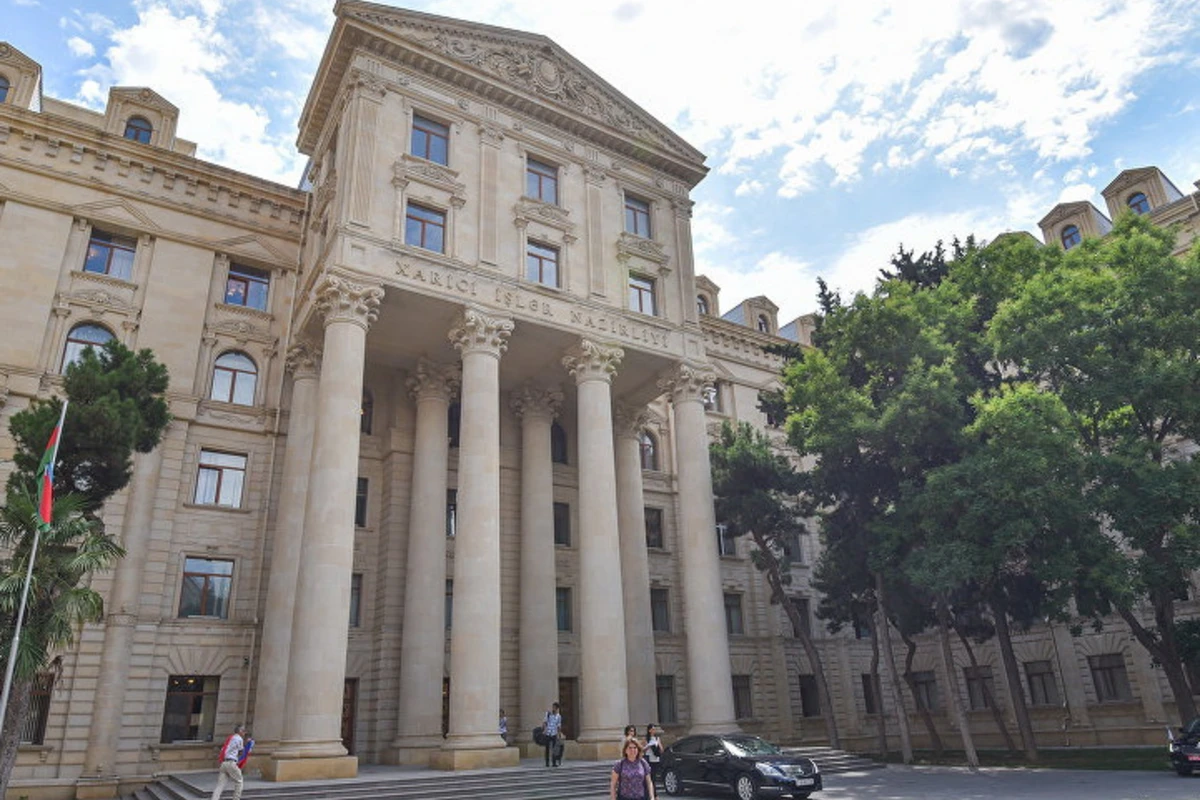 МИД Азербайджана выразил соболезнования Ирану - ФОТО