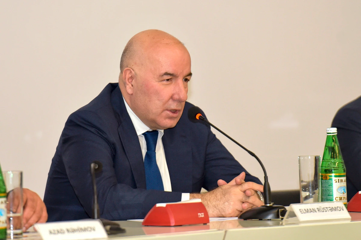 Baş bankir bahalaşmadan DANIŞDI