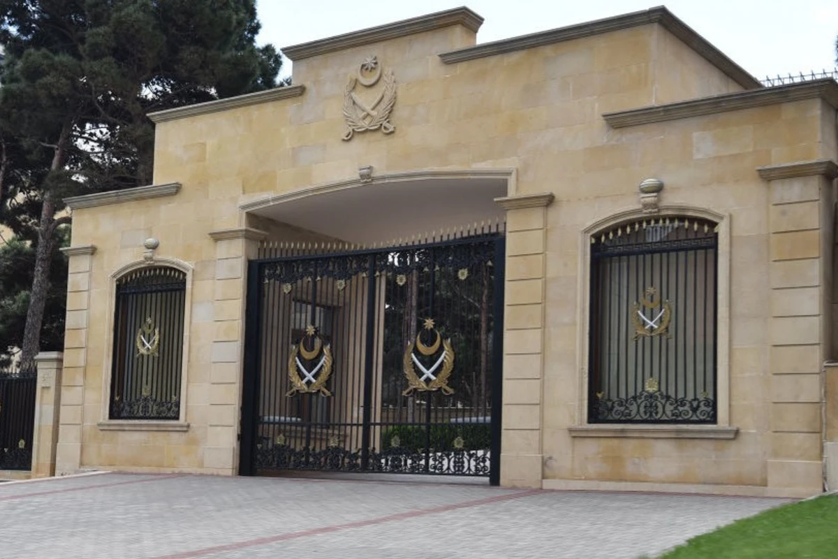Azərbaycan MN: Qarşı tərəf təşviş içində mövqelərini tərk edir