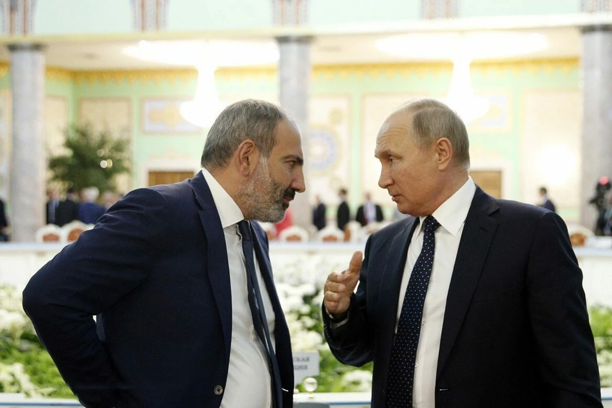 Путин обсудил с Пашиняном ситуацию на азербайджано-армянской границе