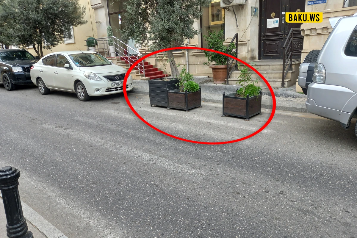 Piyadaların işini çətinləşdirən piyada keçidləri - FOTO Piyadaların işini çətinləşdirən piyada keçidləri - FOTO