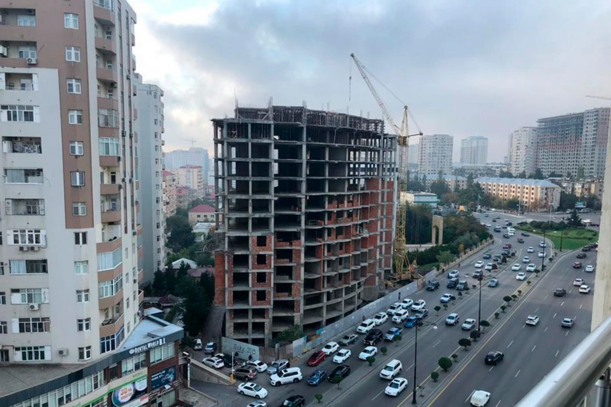Sürücülərin NƏZƏRİNƏ: Bakıda körpüdə yol iki gün bağlı olacaq