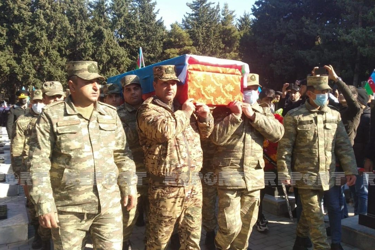Şəhid Elmin Əlizadə dəfn edilib - FOTO
