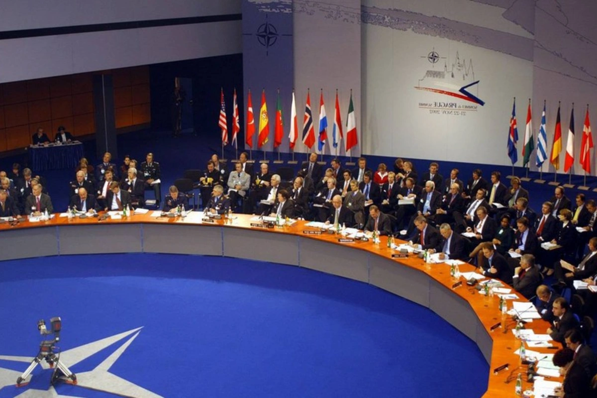 NATO Rusiyaya xəbərdarlıq edib