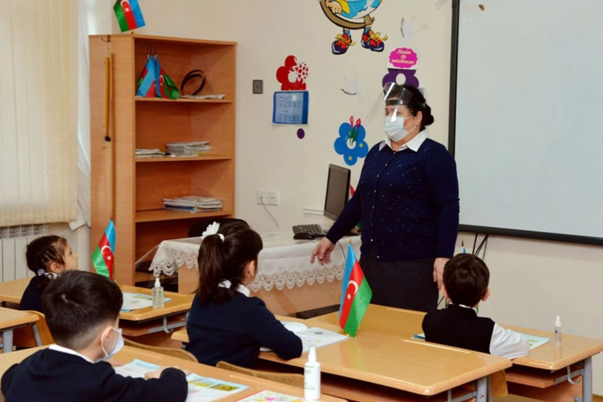 Bakıda orta məktəbdə müəllimlərin xəstə halda işə çıxmağa məcbur edilməsi İDDİASINA CAVAB