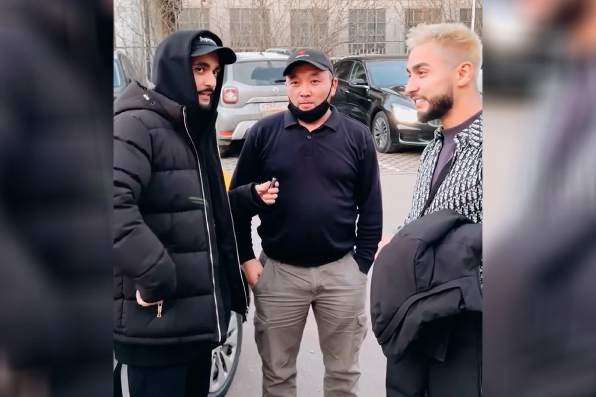 Azərbaycanlı bloger onu pulsuz aparan sürücüyə avtomobil hədiyyə etdi - VİDEO