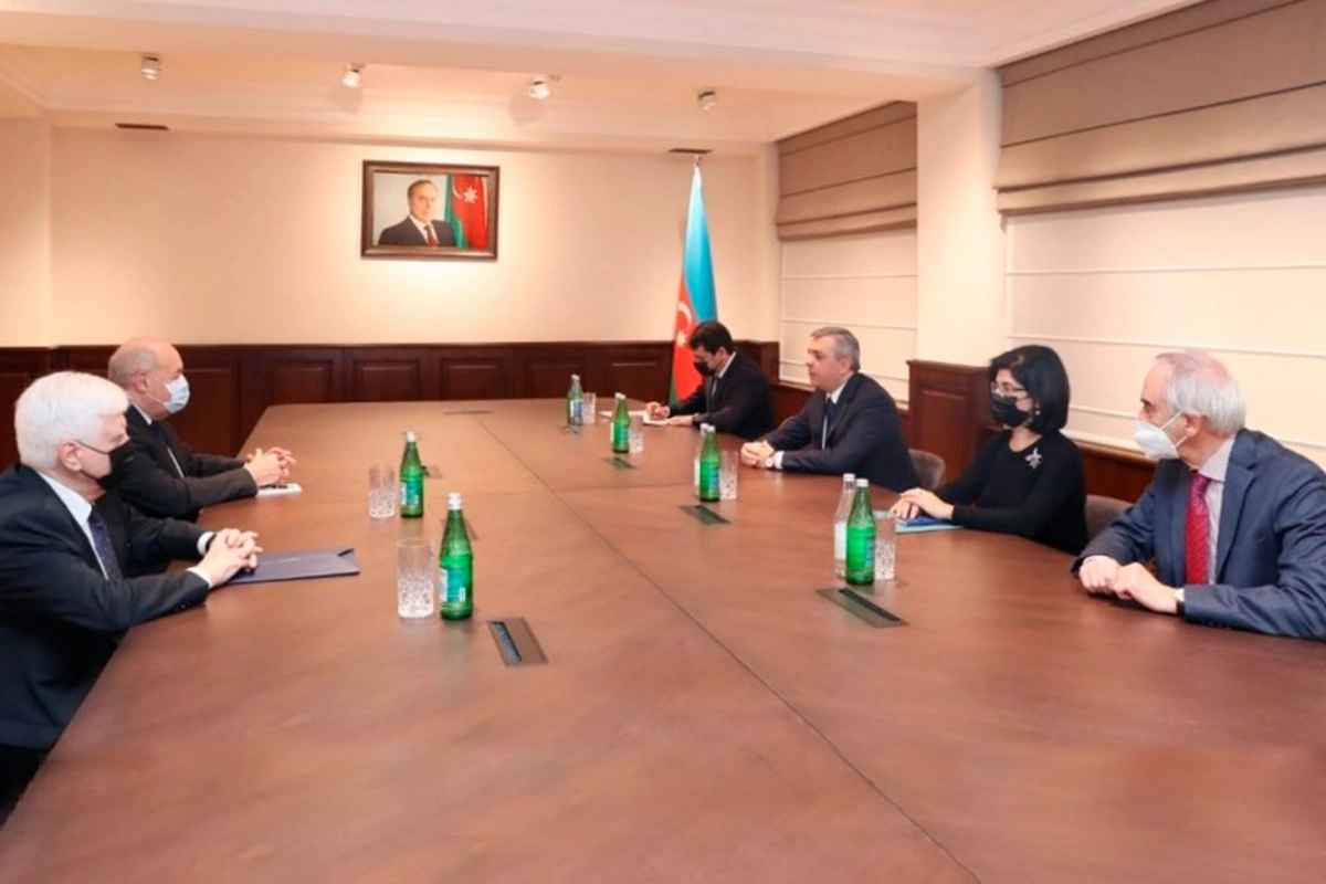 Prezident Administrasiyasının rəhbəri Putinin xüsusi nümayəndəsi ilə görüşüb - FOTO Prezident Administrasiyasının rəhbəri Putinin xüsusi nümayəndəsi ilə görüşüb - FOTO
