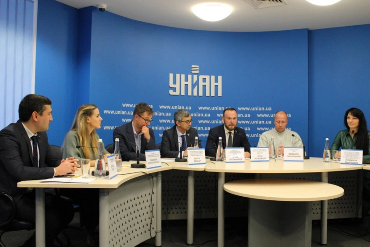 ​​​​​​​Baku TV подготовил сюжет о прошедшем в Киеве международном круглом столе - ВИДЕО