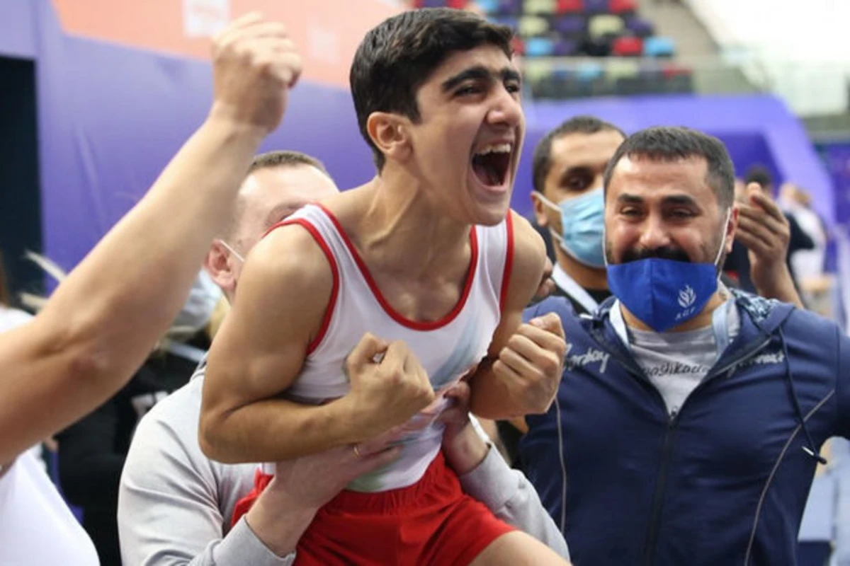 Azərbaycan gimnastı Dünya Yaş Qrupları Yarışlarında qızıl medal qazandı - FOTO/VİDEO Azərbaycan gimnastı Dünya Yaş Qrupları Yarışlarında qızıl medal qazandı - FOTO/VİDEO