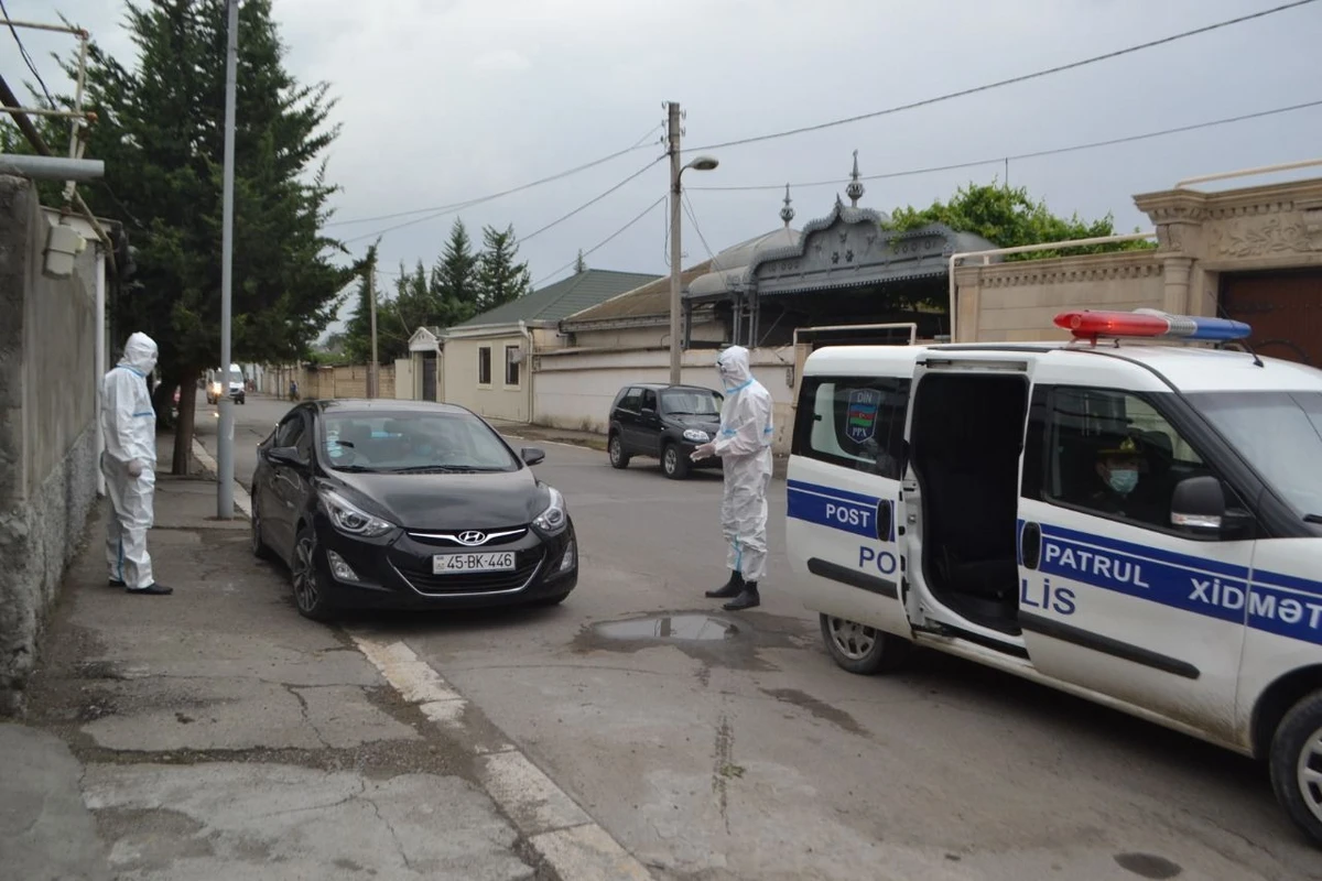 В Азербайджане зараженные COVID-19 разгуливали по оживленным улицам