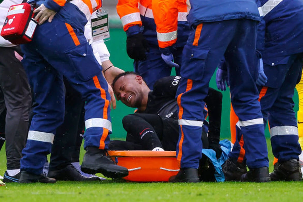 PSJ qazandı, Neymar ağlayaraq meydançanı tərk etdi - VİDEO