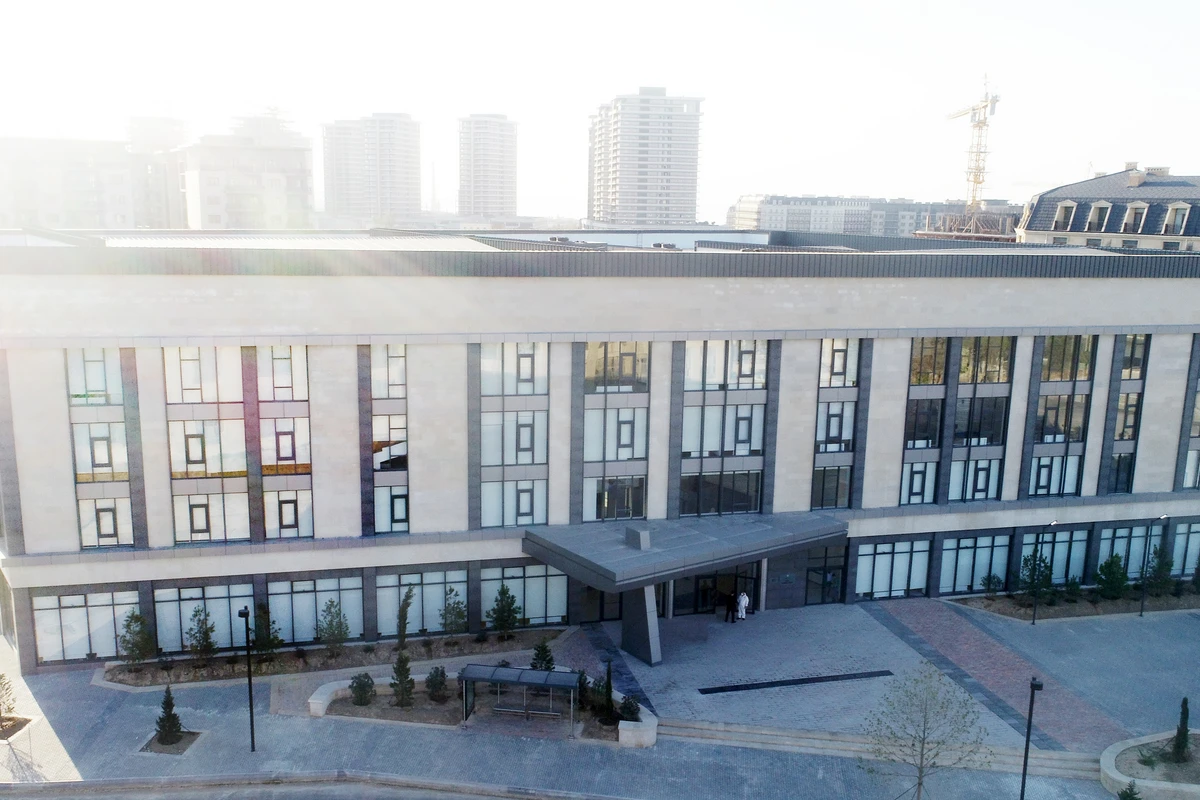 Бакинский лицей вернулся к очным занятиям после карантина