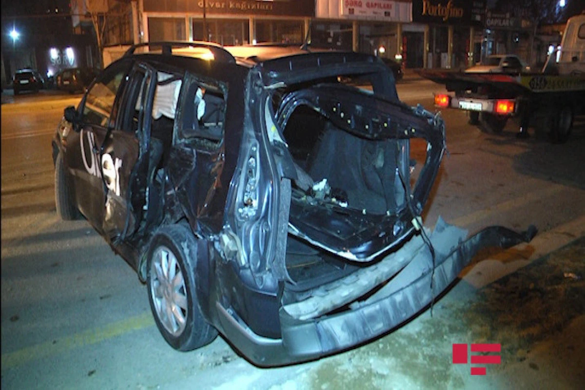 В Баку столкнулись четыре автомобиля, есть пострадавший - ВИДЕО