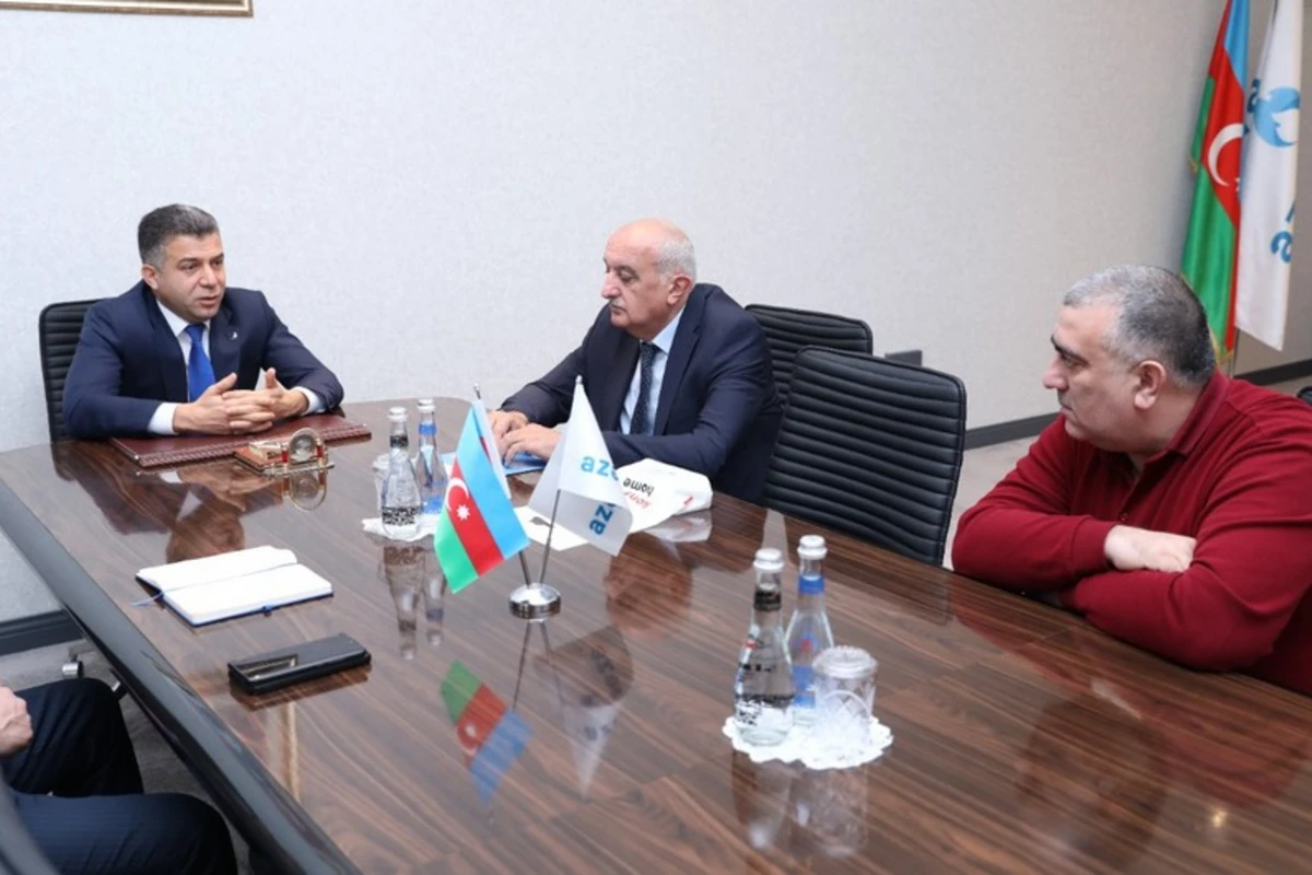 Azəriqazın baş direktoru Vətən müharibəsi iştirakçısı ilə görüşüb Azəriqazın baş direktoru Vətən müharibəsi iştirakçısı ilə görüşüb