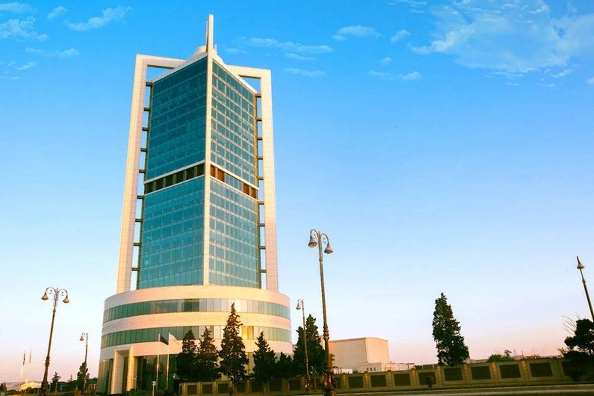 ARDNF gələn il 15 milyon manatdan çox maaş ödəyəcək ARDNF gələn il 15 milyon manatdan çox maaş ödəyəcək