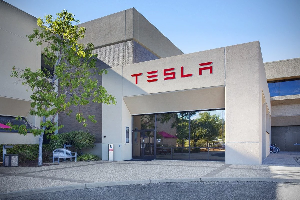 В США началось расследование против компании Tesla