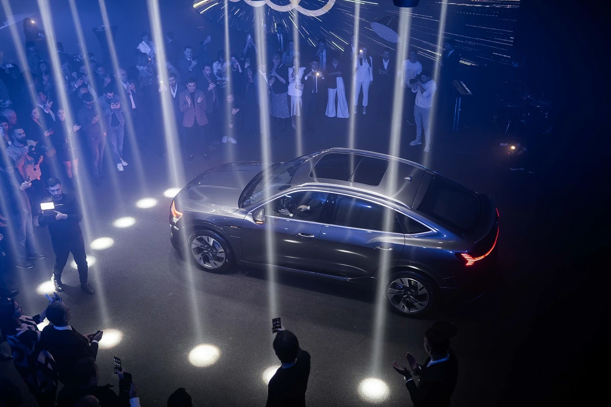 AUDİ-nin tam elektrik modelinin Bakıda təqdimat mərasimi keçirildi - FOTO/VİDEO