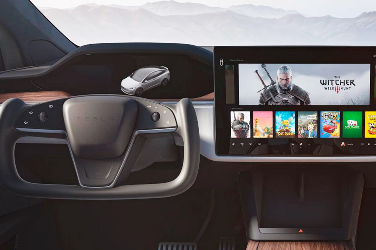 Пассажиры Tesla оказались в опасности из-за встроенных игр