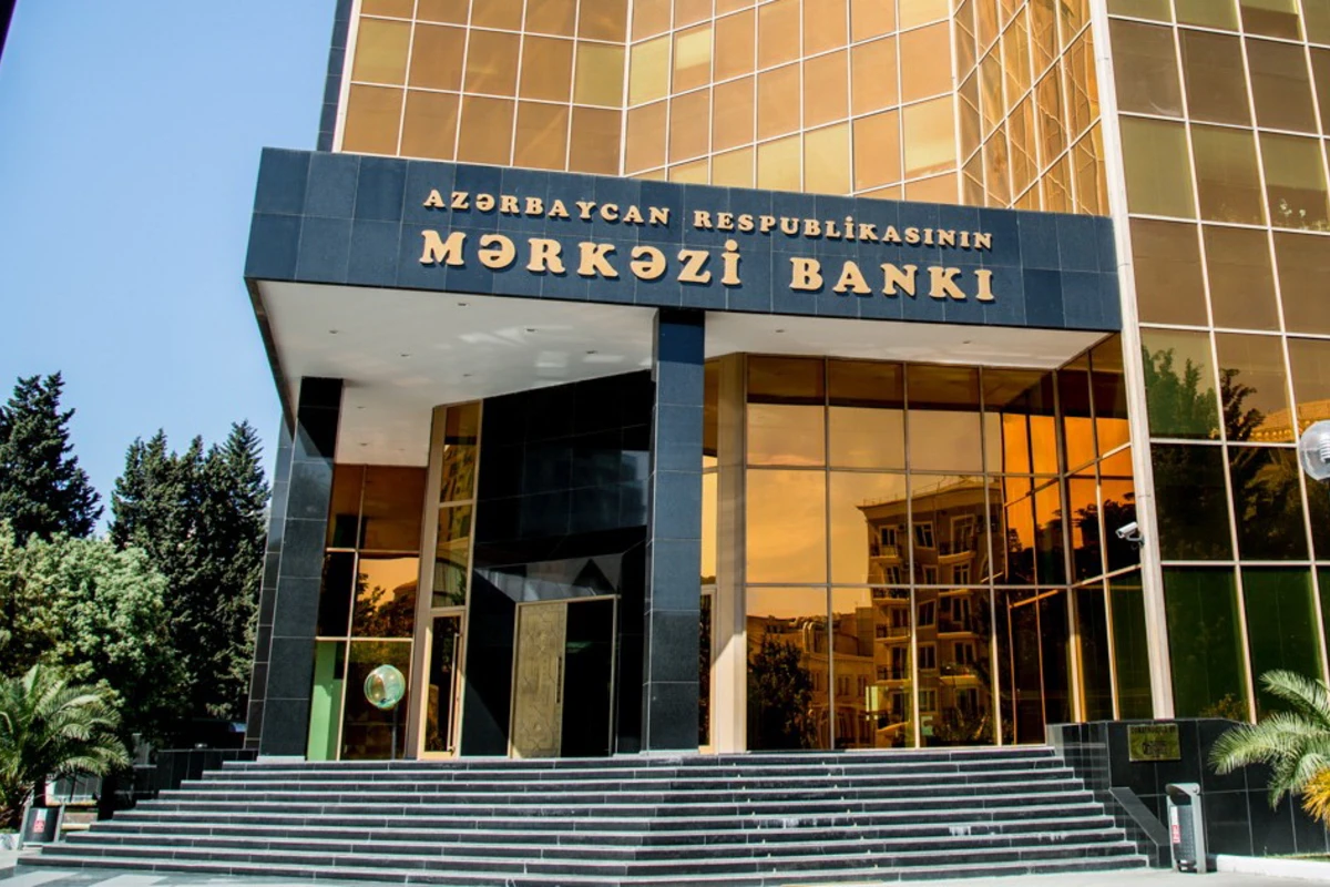 Azərbaycanda 20 manatlıq pul əsginası yenilənib - FOTO
