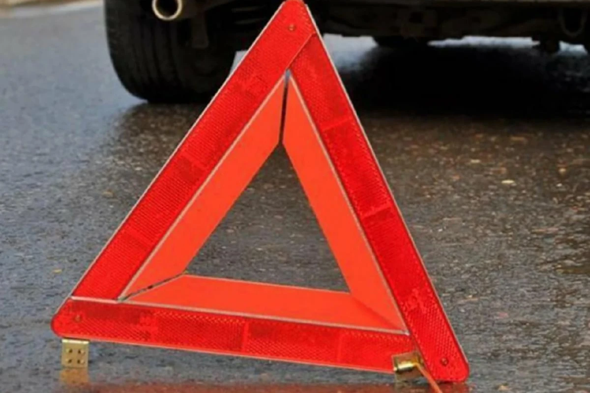 В Азербайджане автомобиль сбил сотрудника полиции