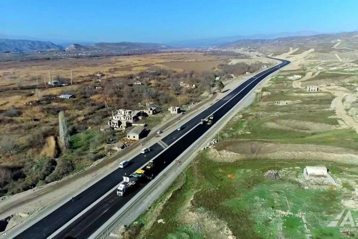 Xudafərin-Qubadlı-Laçın avtomobil yolunun asfaltlanması işlərinə başlanıldı - FOTO