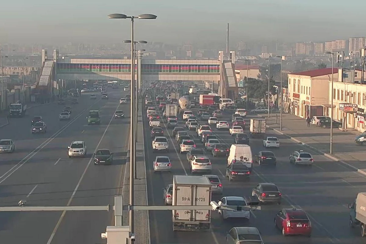 Bakıda böyük tıxac - Avtobuslar gecikir - FOTO