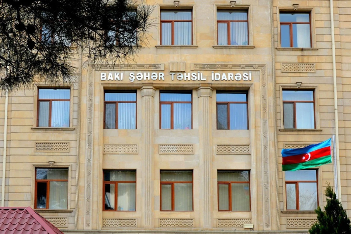 Şagirdin saçına irad bildirən müəllimə töhmət verilib